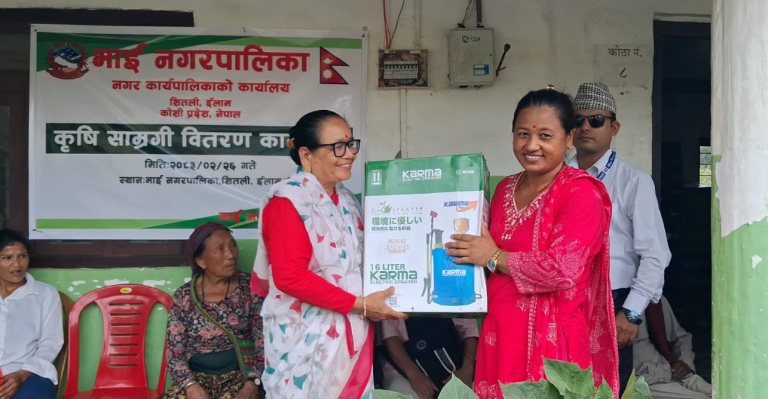 माईमा ३०८ किसानलाई कृषि सामग्री वितरण ।